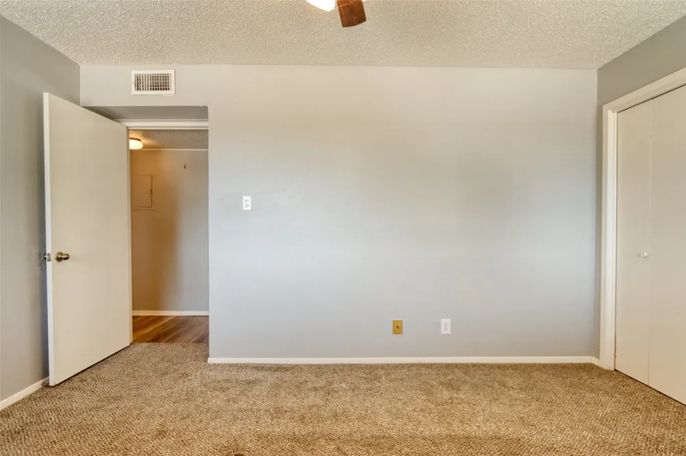 109 Harbor Drive #205 Runaway Bay, TX 76426