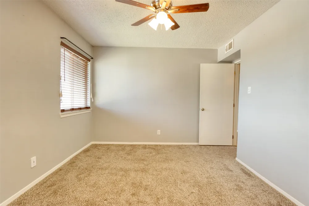 109 Harbor Drive #205 Runaway Bay, TX 76426