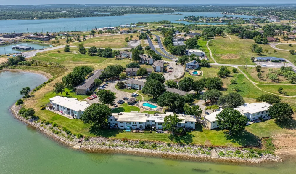 109 Harbor Drive #205 Runaway Bay, TX 76426