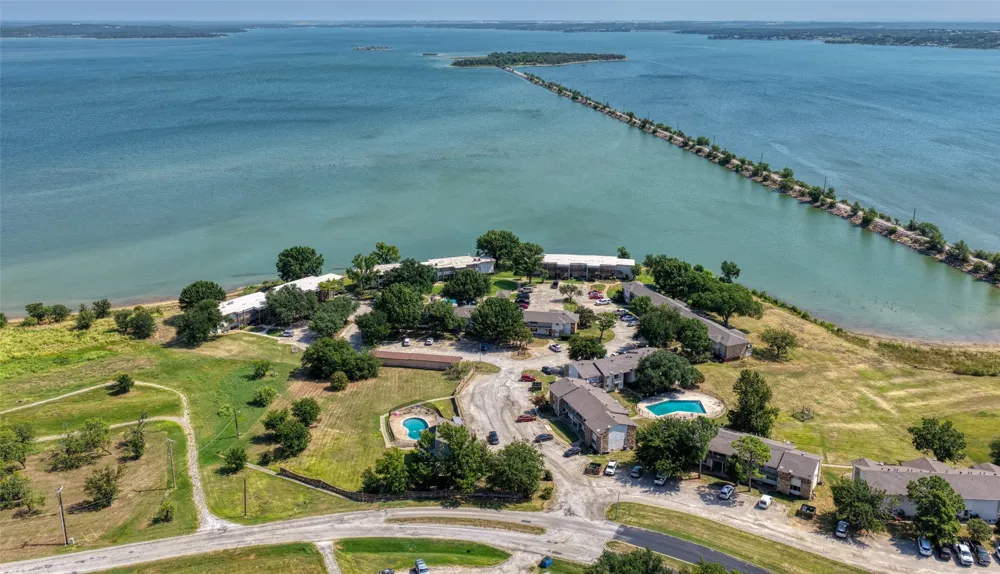 109 Harbor Drive #205 Runaway Bay, TX 76426