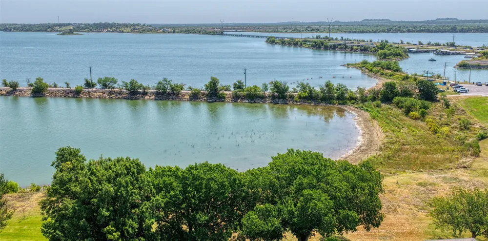 109 Harbor Drive #205 Runaway Bay, TX 76426
