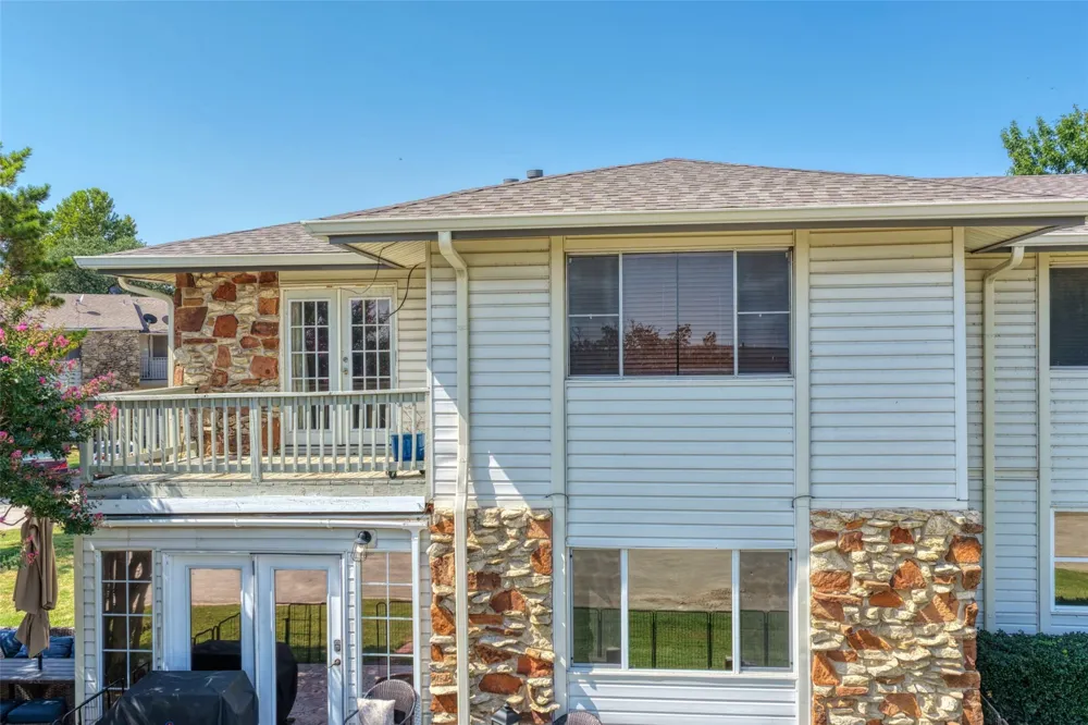 109 Harbor Drive #205 Runaway Bay, TX 76426