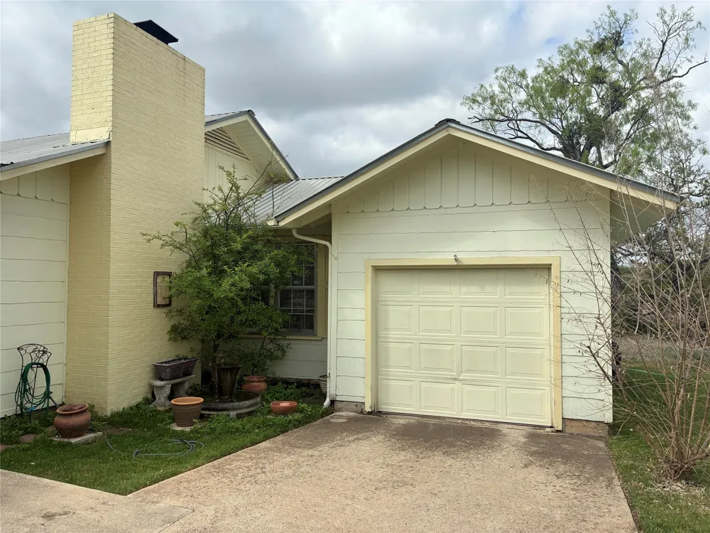 408 S Porter Street Lampasas, TX 76550