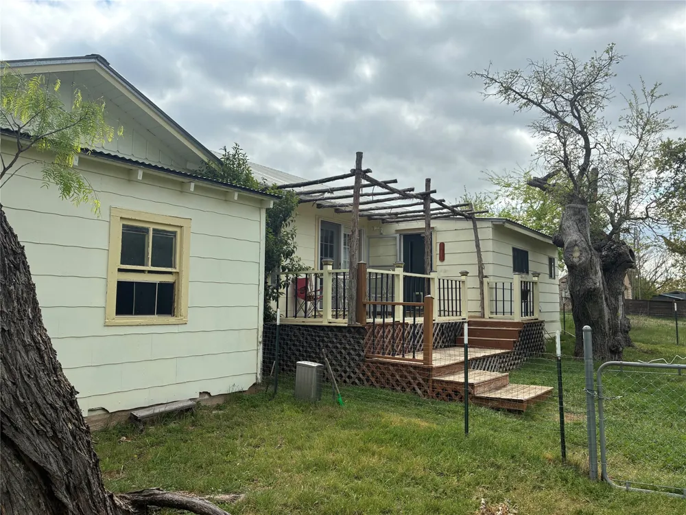 408 S Porter Street Lampasas, TX 76550