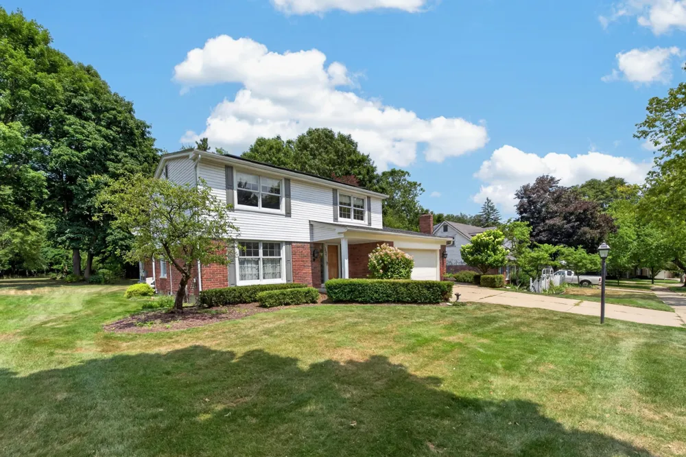43646 Westridge Lane Northville, MI 48167