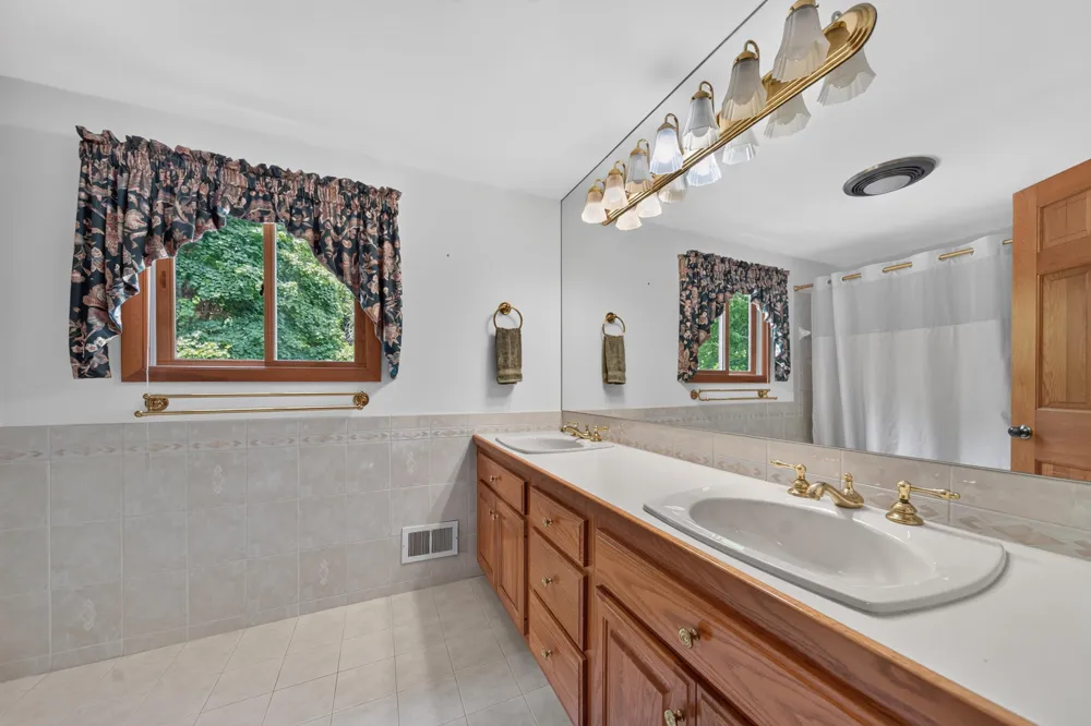 43646 Westridge Lane Northville, MI 48167