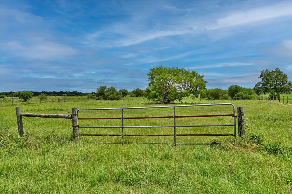 Lisa Mae Road Bellville, TX 77418