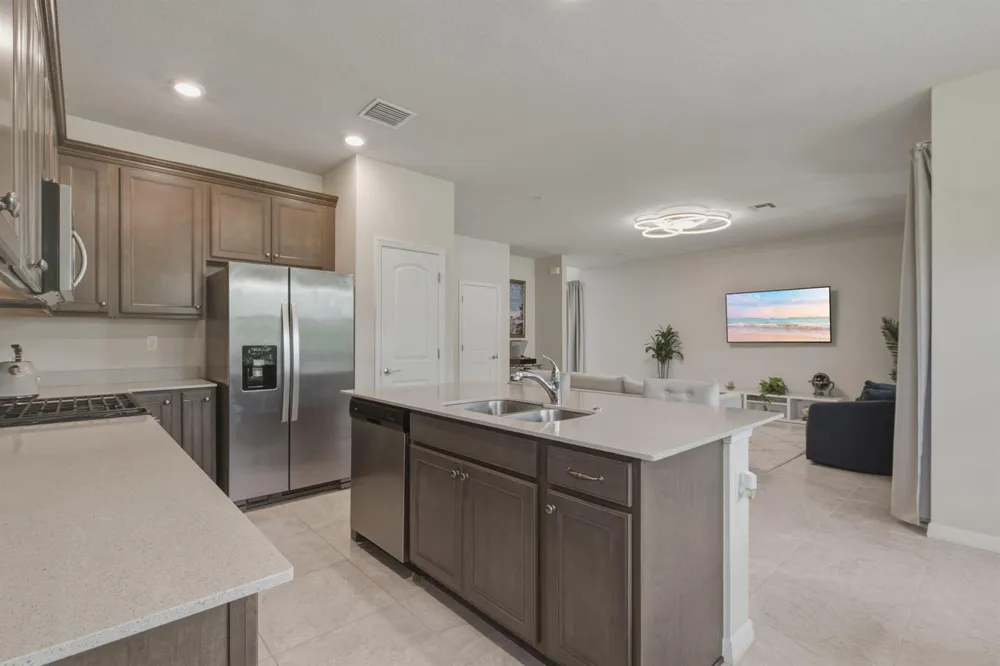 4601 Pinehurst Trail E Oakland Park, FL 33309