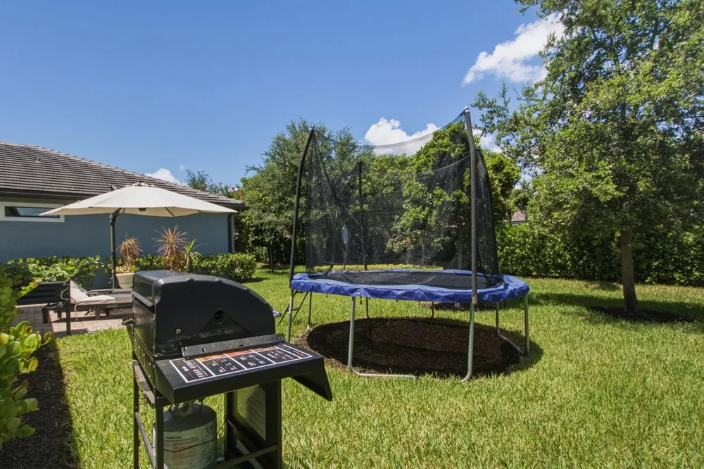 4601 Pinehurst Trail E Oakland Park, FL 33309