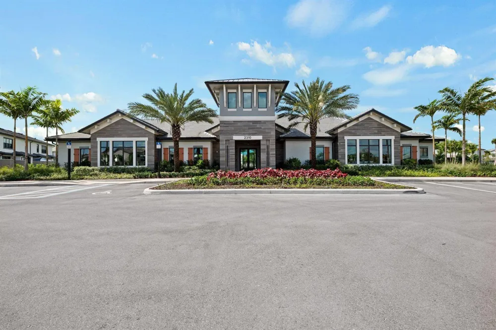 4601 Pinehurst Trail E Oakland Park, FL 33309