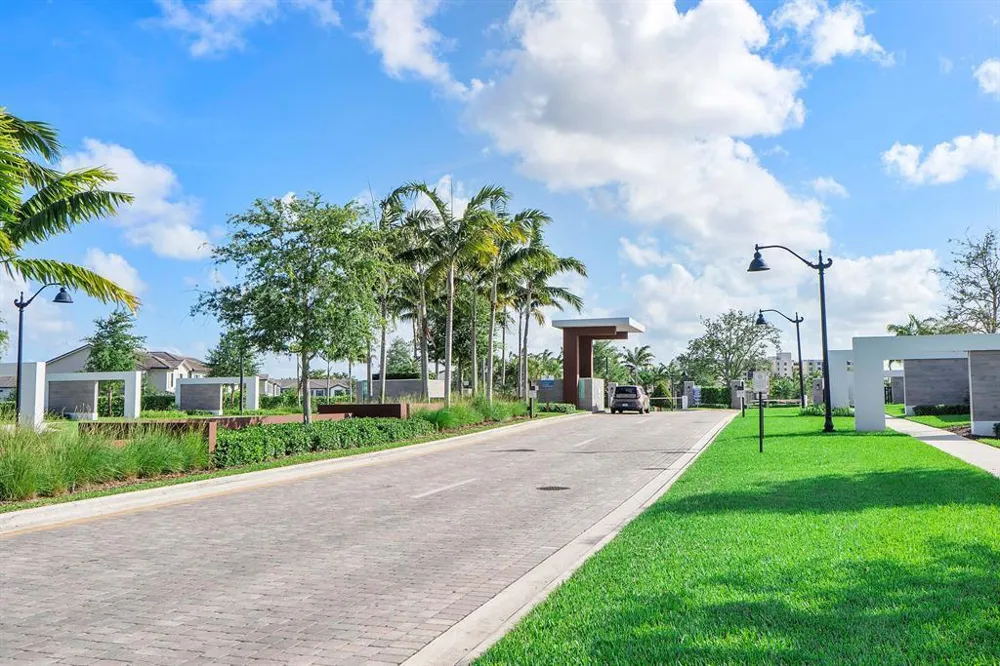 4601 Pinehurst Trail E Oakland Park, FL 33309