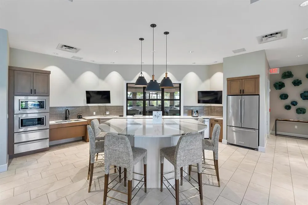 4601 Pinehurst Trail E Oakland Park, FL 33309