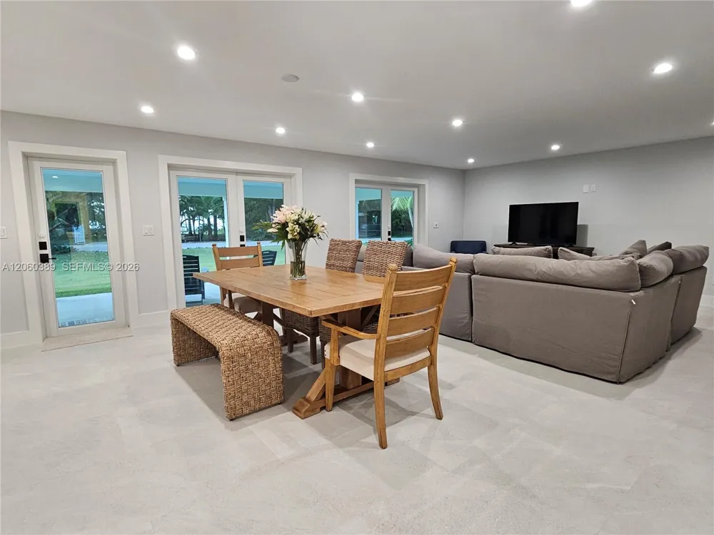 41 Sunset Rd Key Largo, FL 33037