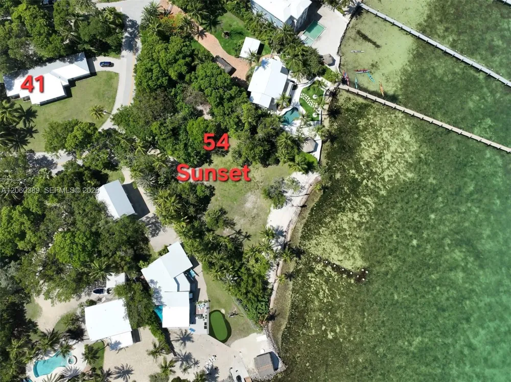 41 Sunset Rd Key Largo, FL 33037