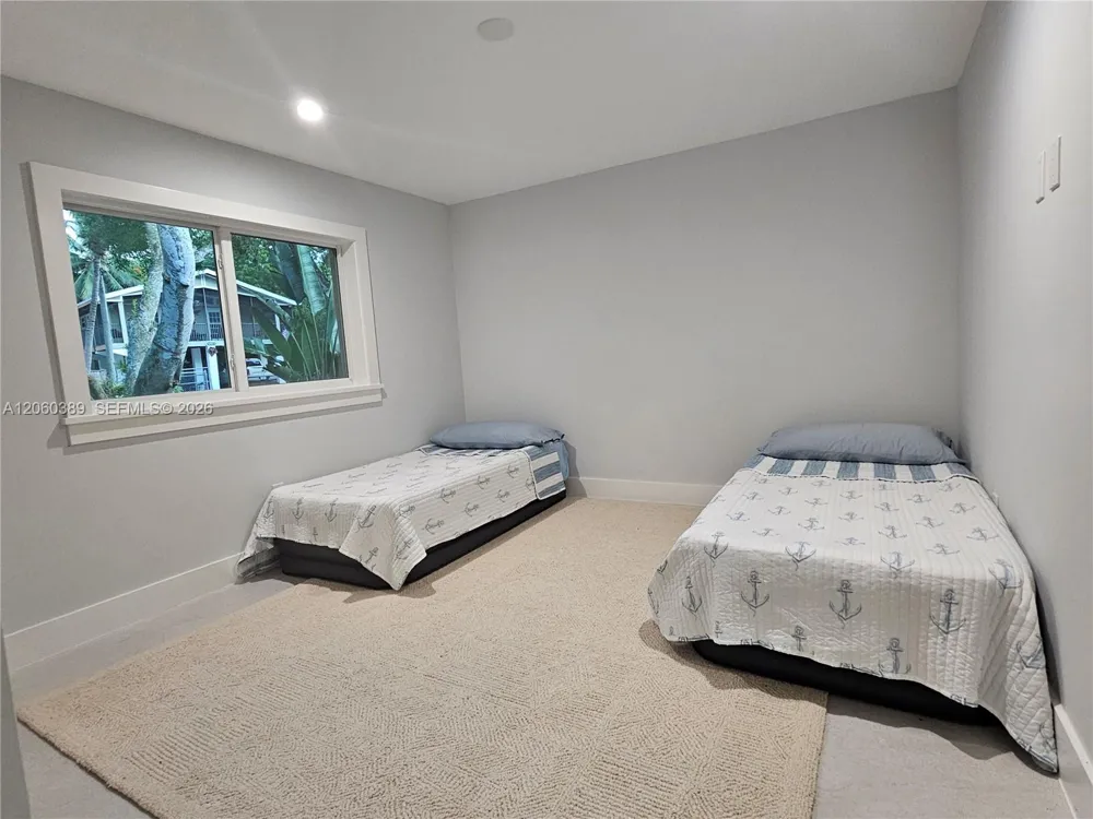 41 Sunset Rd Key Largo, FL 33037