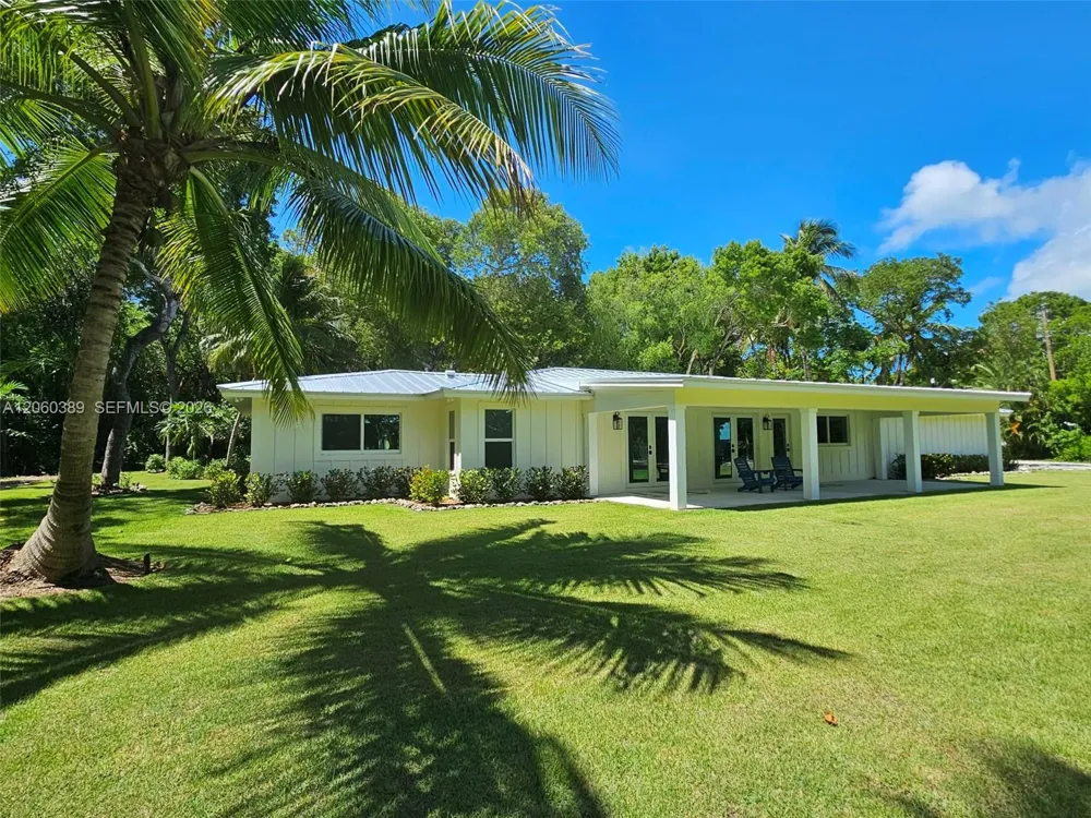 41 Sunset Rd Key Largo, FL 33037
