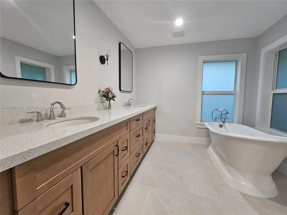 41 Sunset Rd Key Largo, FL 33037