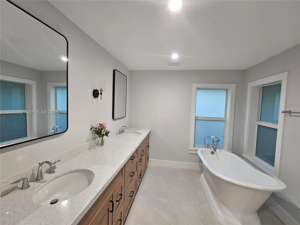 41 Sunset Rd Key Largo, FL 33037