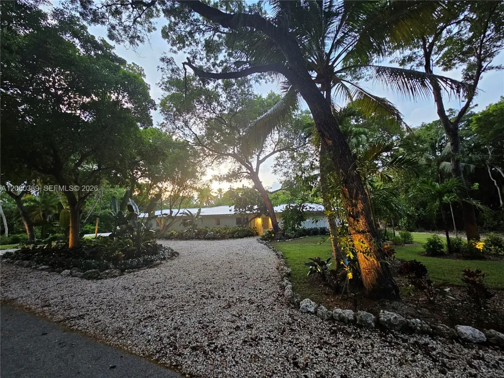 41 Sunset Rd Key Largo, FL 33037
