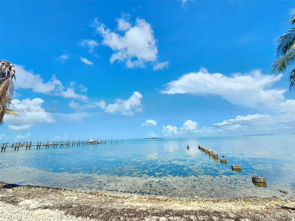 41 Sunset Rd Key Largo, FL 33037
