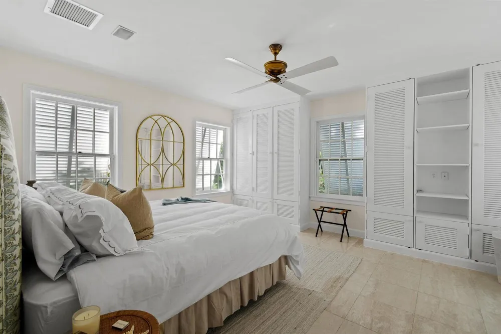 117 VIA VIZCAYA Palm Beach, FL 33480
