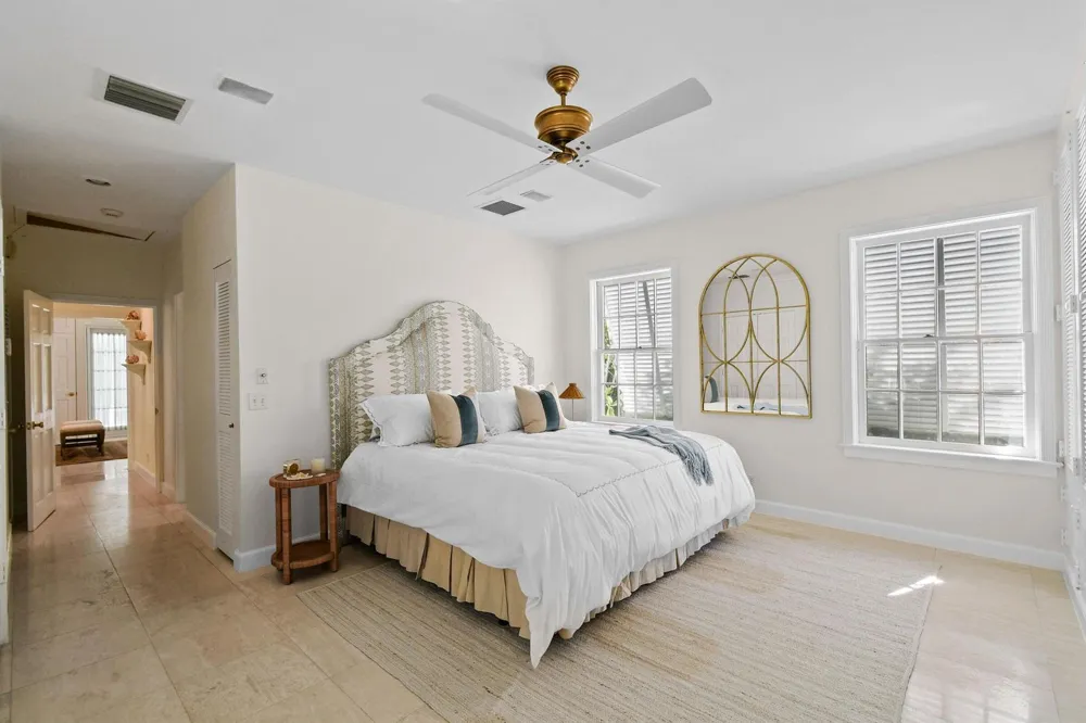 117 VIA VIZCAYA Palm Beach, FL 33480