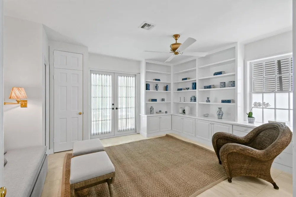 117 VIA VIZCAYA Palm Beach, FL 33480