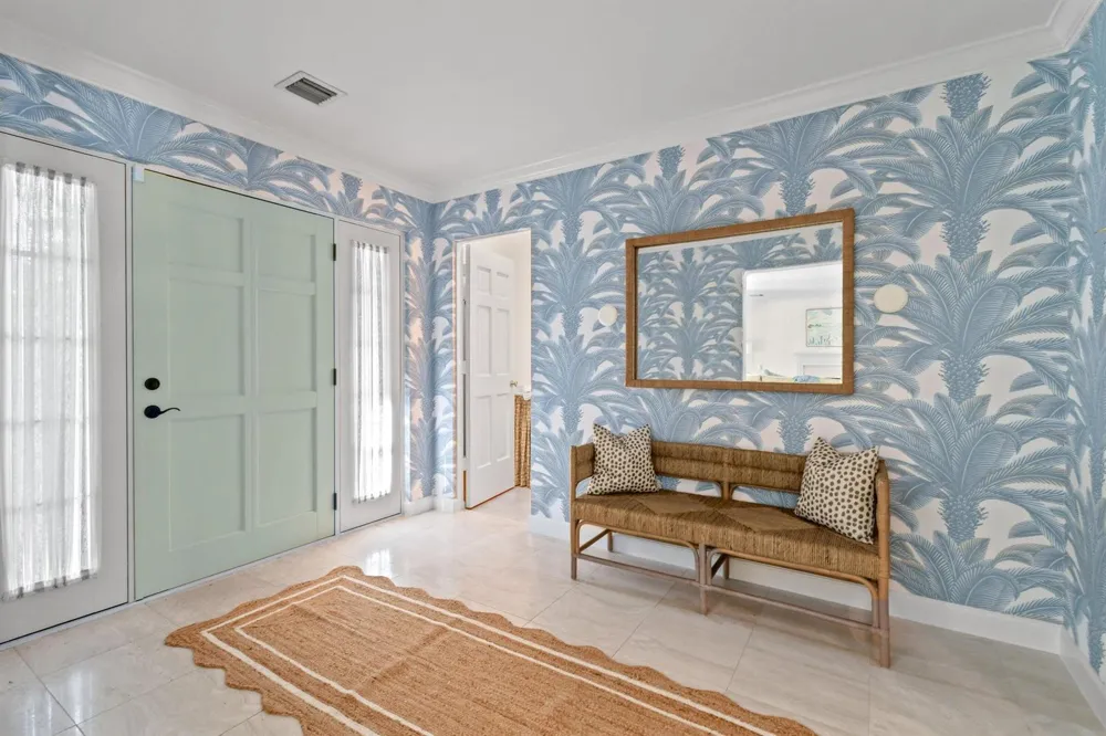 117 VIA VIZCAYA Palm Beach, FL 33480