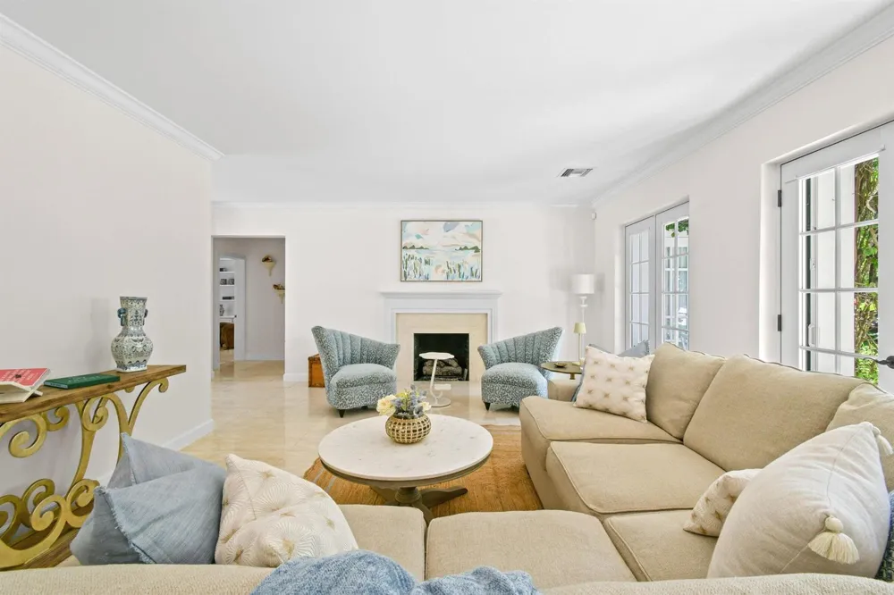 117 VIA VIZCAYA Palm Beach, FL 33480