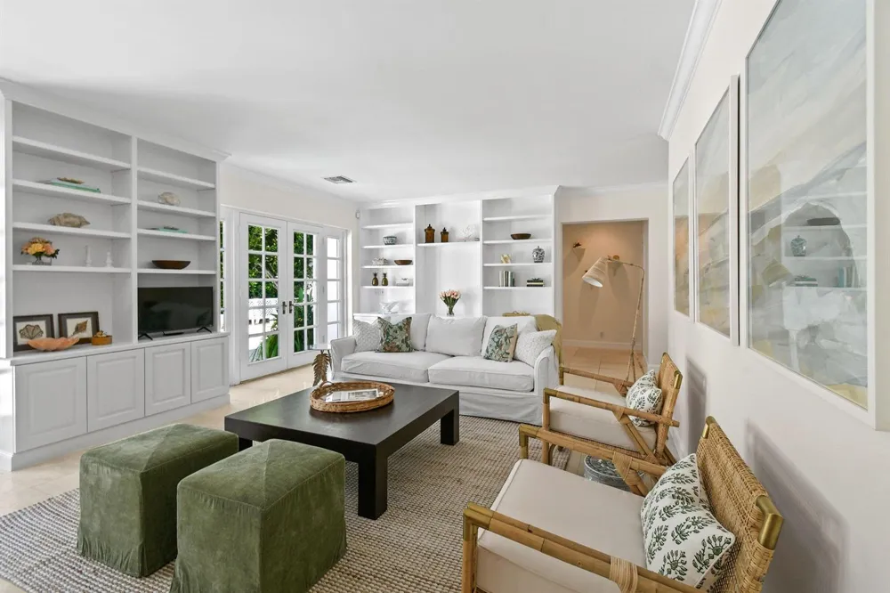 117 VIA VIZCAYA Palm Beach, FL 33480
