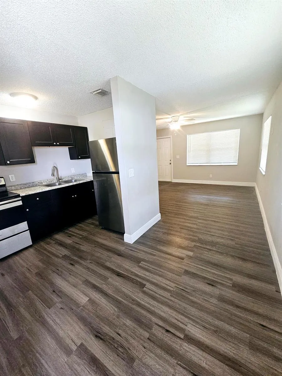 1556 W 20TH STREET Riviera Beach, FL 33404
