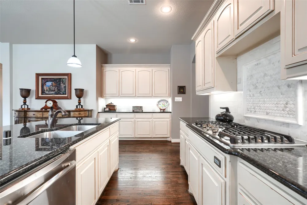 11317 Dujon Lane Dallas, TX 75218