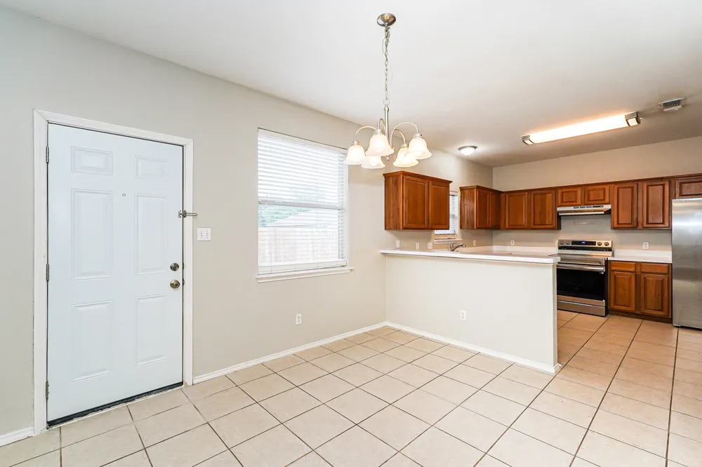 962 Heather Street Burleson, TX 76028