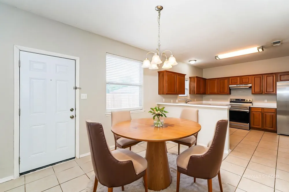 962 Heather Street Burleson, TX 76028