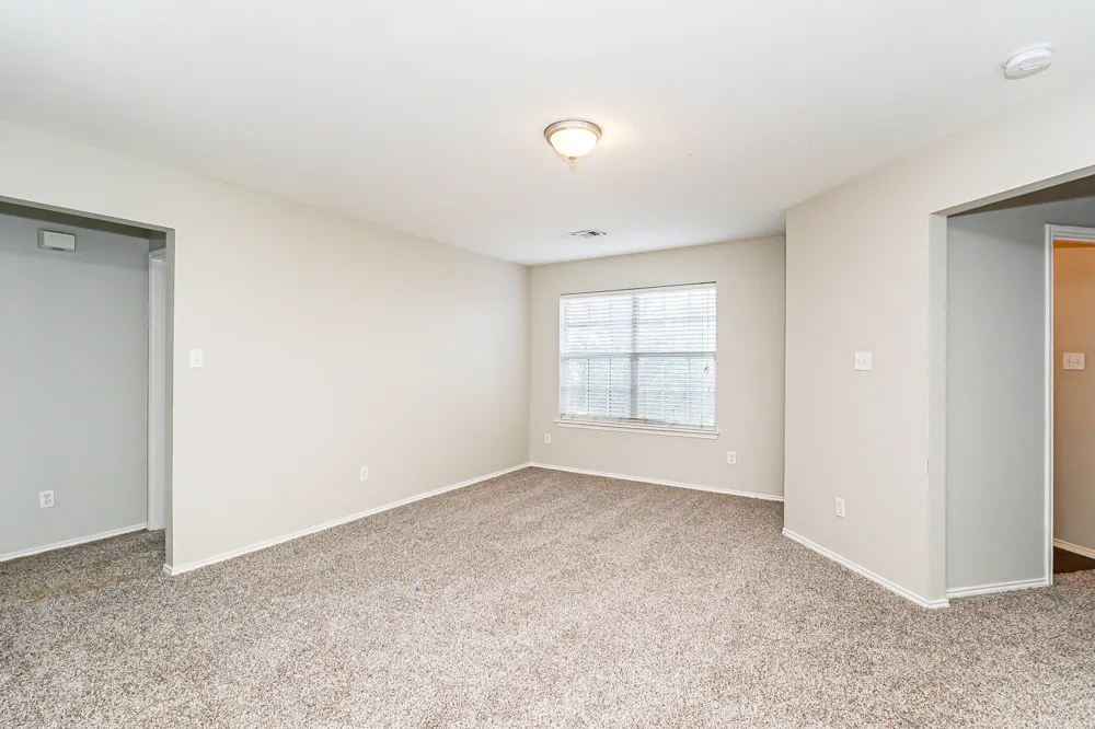 962 Heather Street Burleson, TX 76028