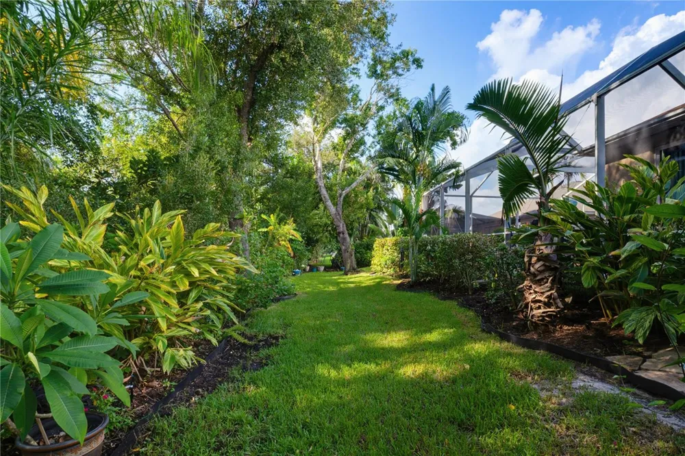 7155 SPIKERUSH COURT Bradenton, FL 34202