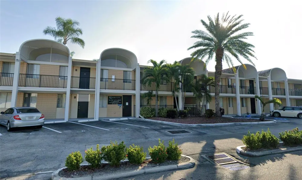 500 S HIMES AVENUE Tampa, FL 33609