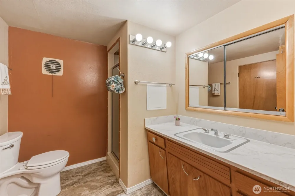 135 Victoria Street Longview, WA 98632