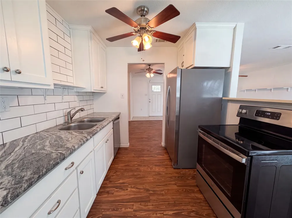 400 Causeway View Seven Points, TX 75143