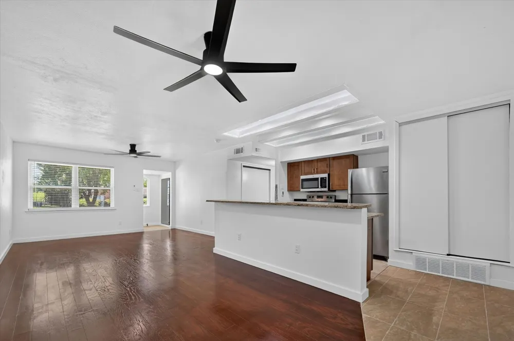 2861 Mark Twain Drive Farmers Branch, TX 75234