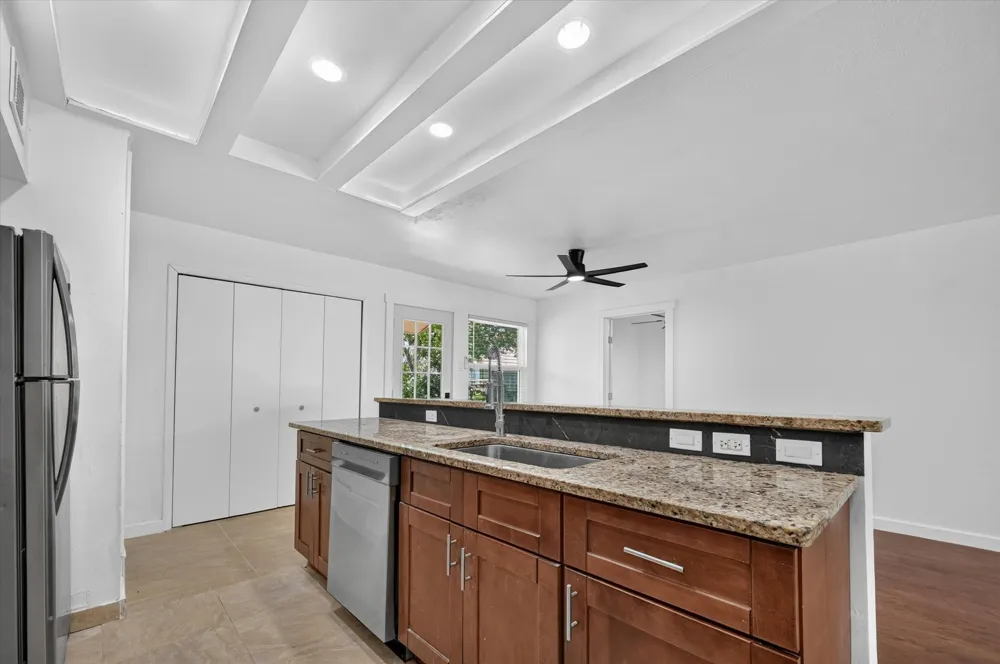 2861 Mark Twain Drive Farmers Branch, TX 75234