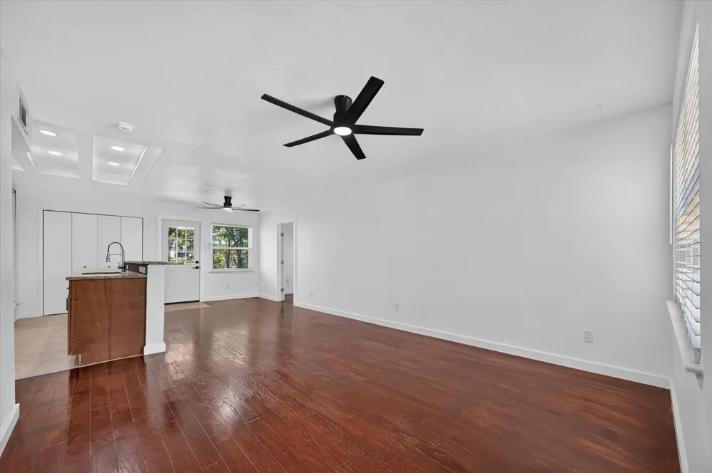 2861 Mark Twain Drive Farmers Branch, TX 75234
