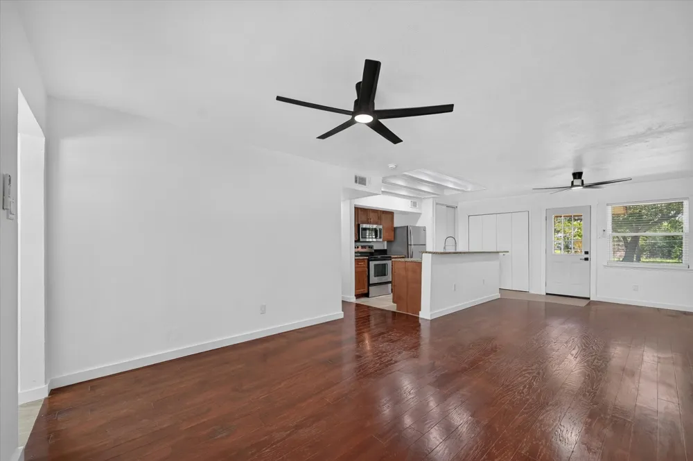2861 Mark Twain Drive Farmers Branch, TX 75234