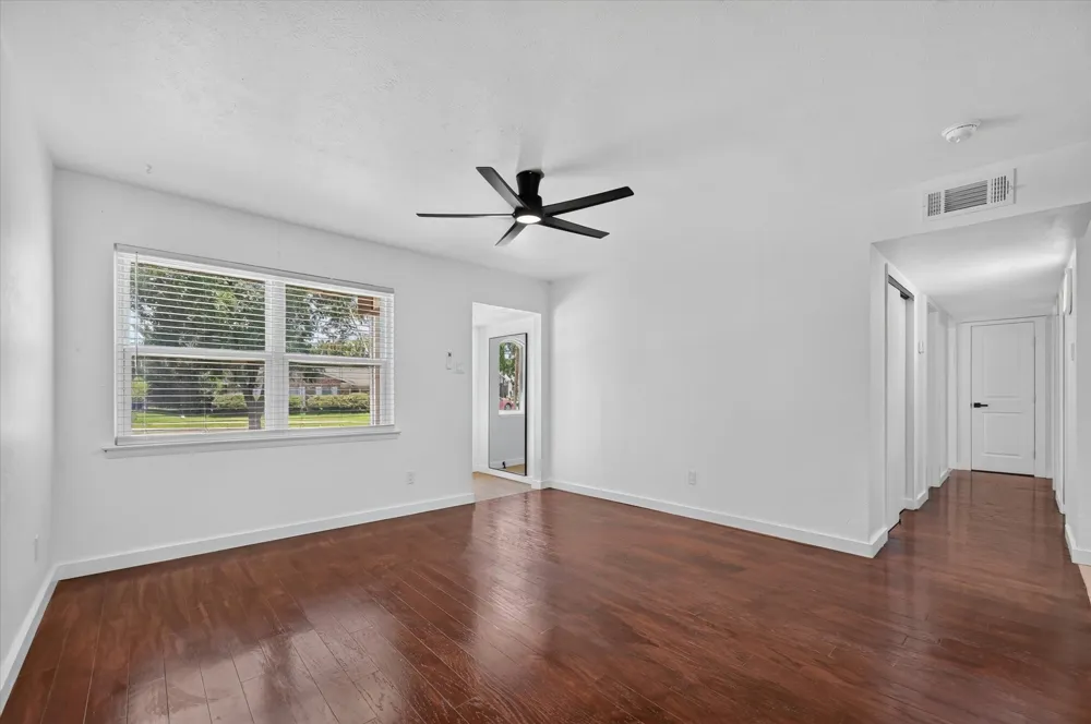 2861 Mark Twain Drive Farmers Branch, TX 75234