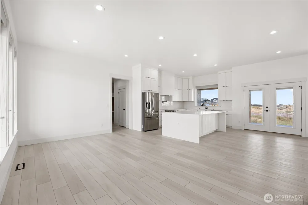 215 SE Desert Hills Loop Moses Lake, WA 98837