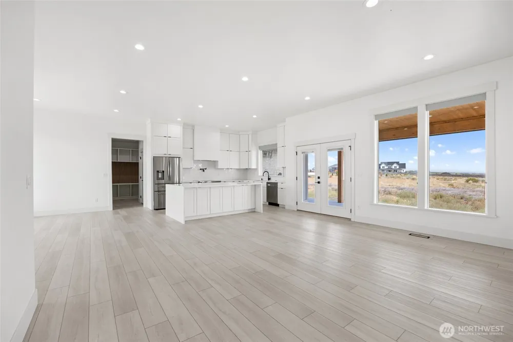 215 SE Desert Hills Loop Moses Lake, WA 98837
