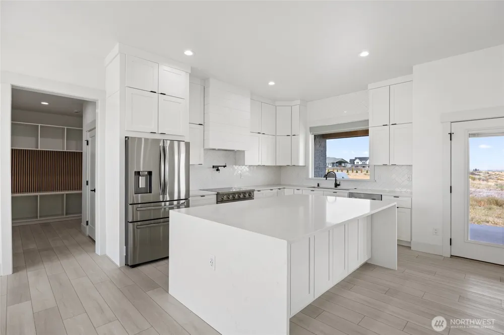 215 SE Desert Hills Loop Moses Lake, WA 98837