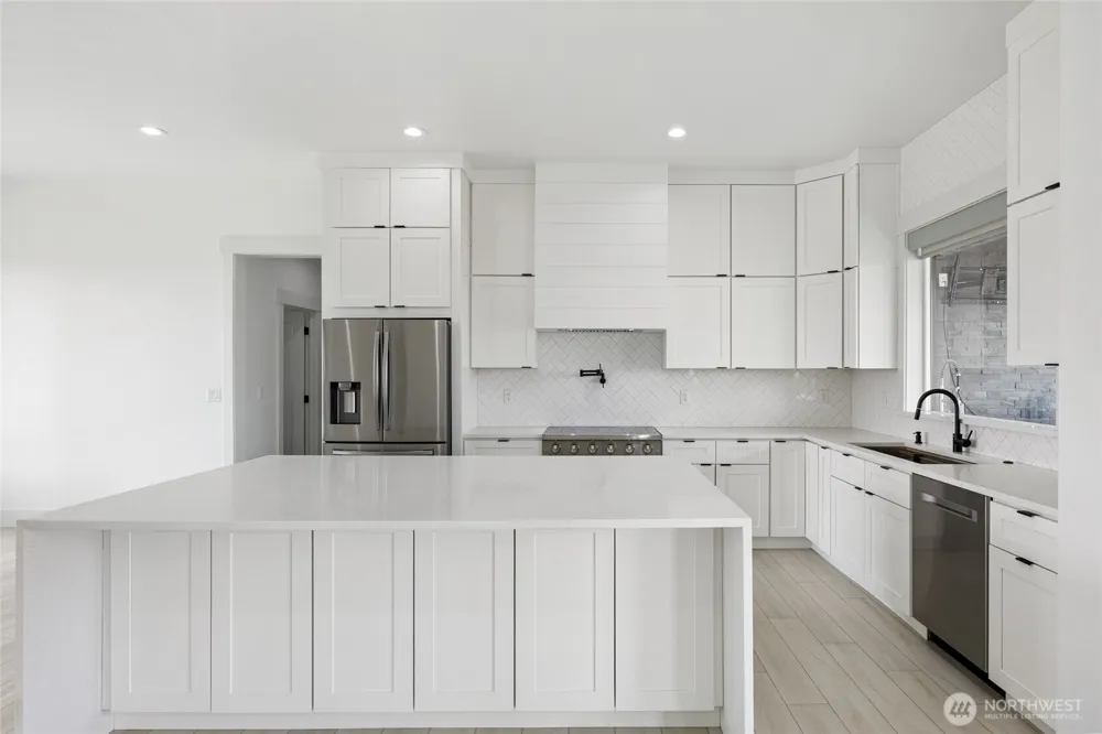 215 SE Desert Hills Loop Moses Lake, WA 98837