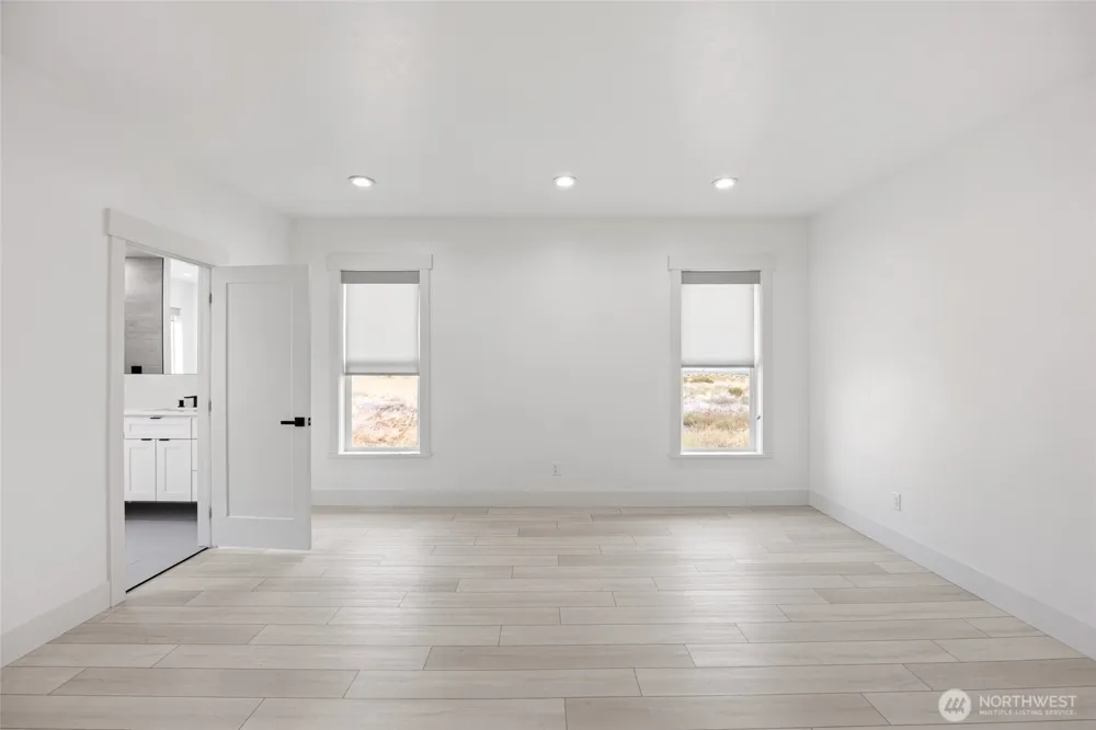215 SE Desert Hills Loop Moses Lake, WA 98837