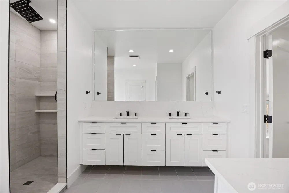 215 SE Desert Hills Loop Moses Lake, WA 98837